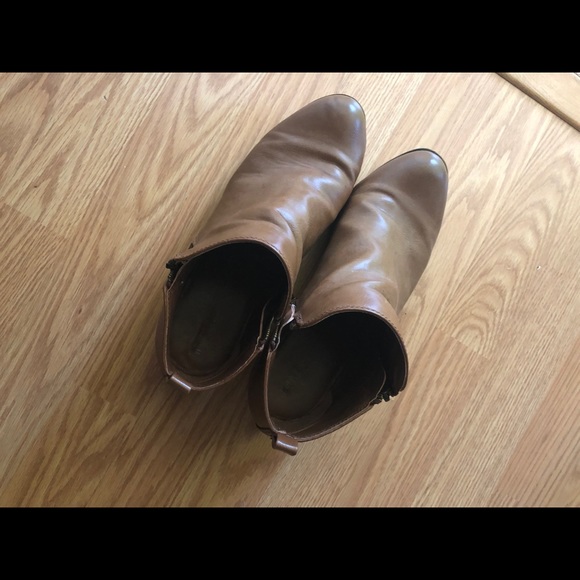 Women’s booties - Picture 2 of 2